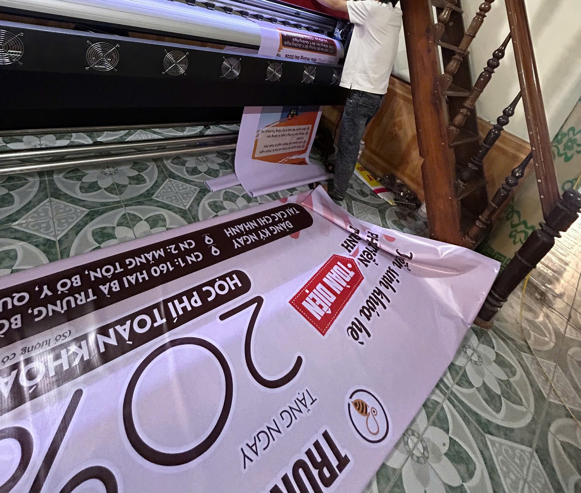 In bạt tại xưởng PLC