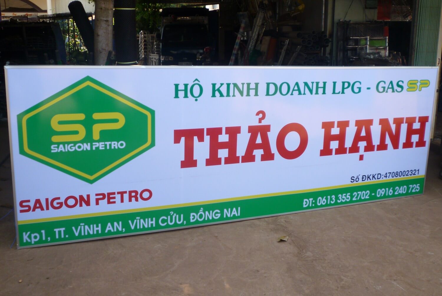 Bảng hiệu khung sắt căng bạt giá rẻ tại Ngọc Hồi