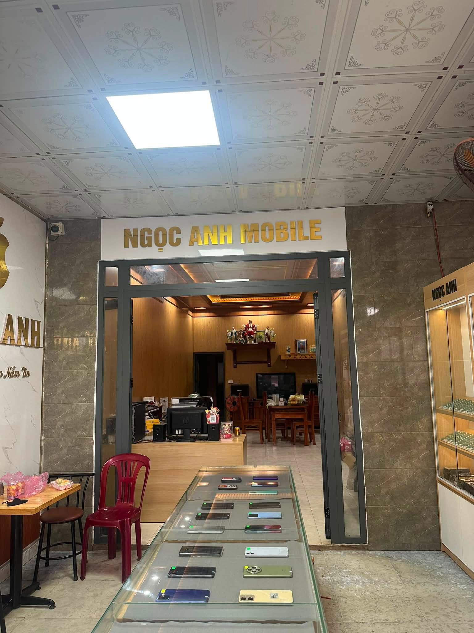 Chữ nổi alu vàng gương Ngọc Anh Mobile